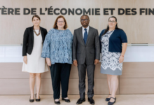 Photo of Le Ministre d’Etat, Ministre de l’Economie et des Finances en charge de la Coopération reçoit Mme Lee-Anne Hermann, Ambassadrice du Canada au Burkina Faso et au Bénin, en fin de mission