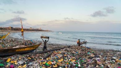 Photo of Colonialisme des déchets, décharges à ciel ouvert : l’Afrique peut-elle sortir de la crise du plastique ?